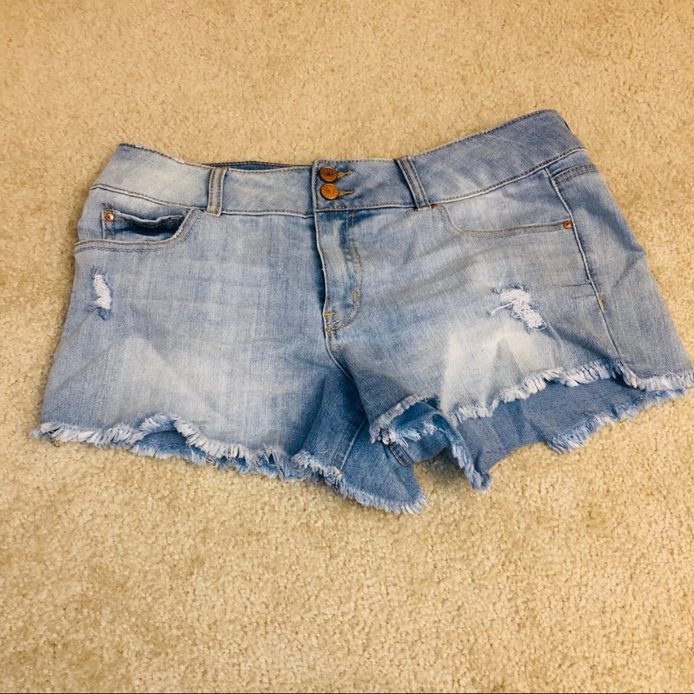 REFUGE LIGHT BLUE SHORTS